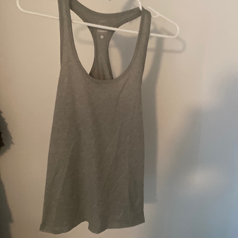 Women’s gray Nike dri-fit tank size small smoke free pet free home